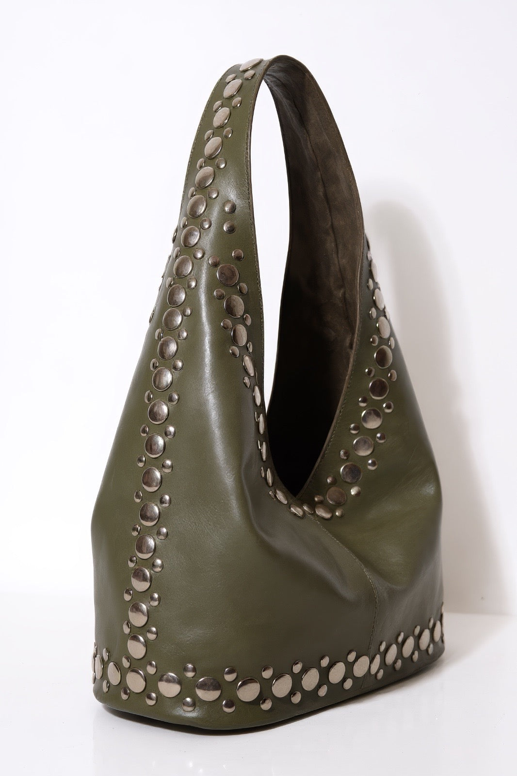 TRIANGLE MILITARY STUDS